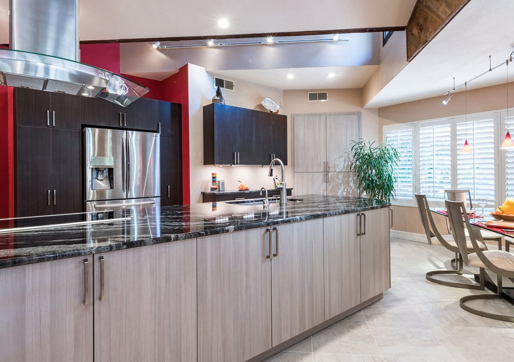 Kitchen remodel in Fresno, CA with island by Imagine Remodeling