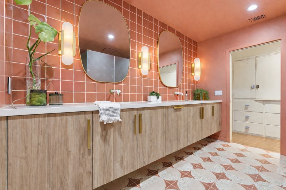 Modern Coral bathroom