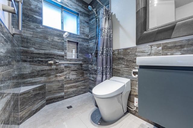 Guest Bathroom Mistakes to Avoid for Your Fresno Home Remodel